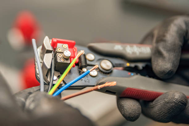 Best Licensed Electrician  in Woodbury, TN